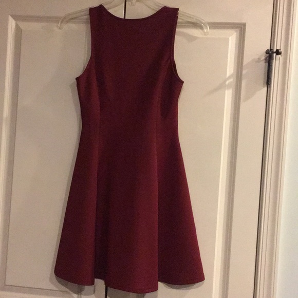 NEW Francesca’s Everly Dress in Burgundy - Picture 5 of 5